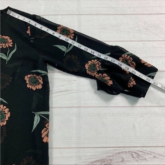Cabi Black La Di Da Floral Bell Sleeve Button Down Chiffon Blouse Small - Picture 6 of 10